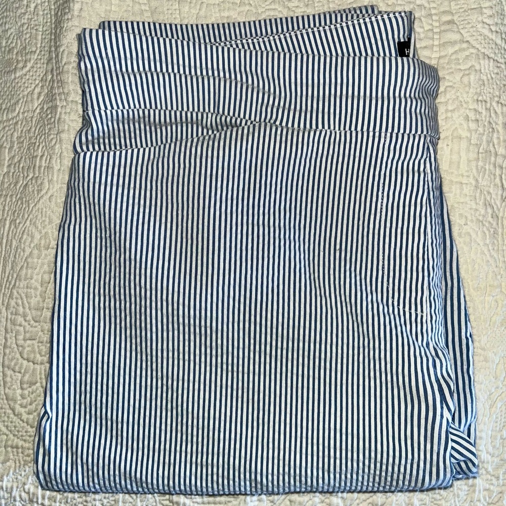 Hilary Radley Blue and White Cropped Pants